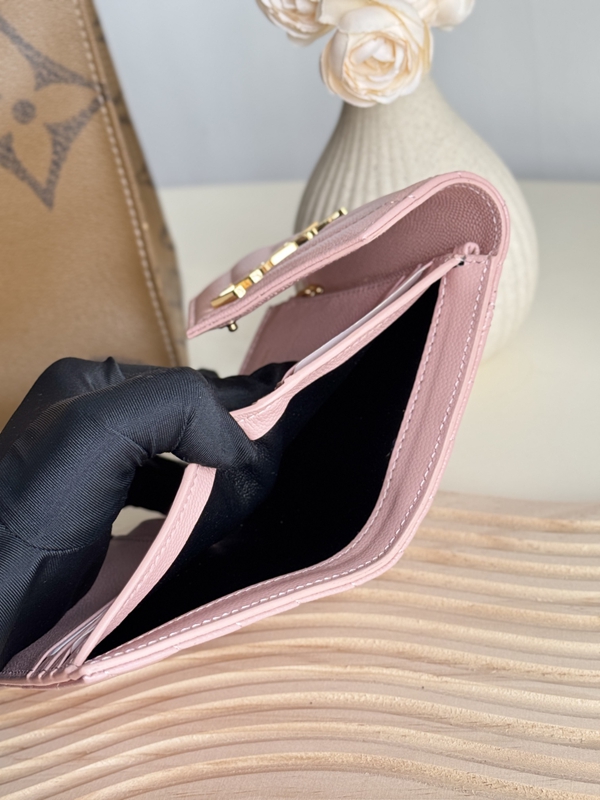 イヴサンローラン財布着用イメージ